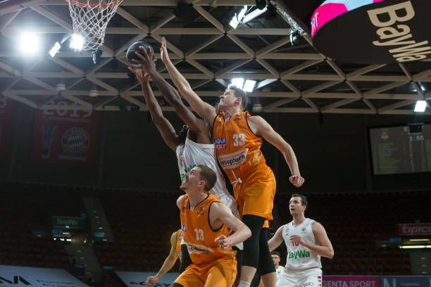 挑选牛奶的 挑选牛奶的