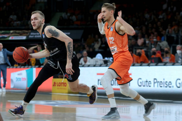 队员保持良 队员保持良