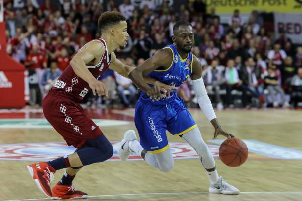 由于部分施 由于部分施