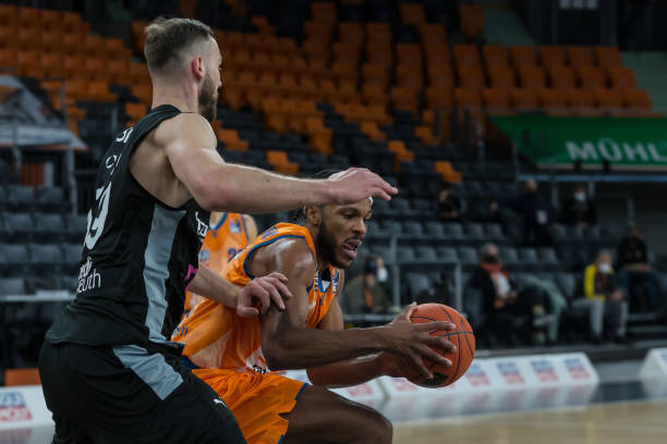 刻挺身而出 刻挺身而出